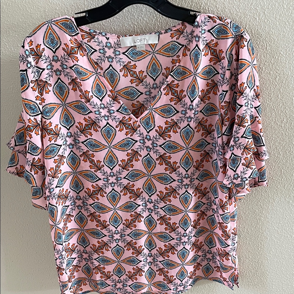 NWOT LOFT Pink Geometric Floral V-Neck Blouse XS